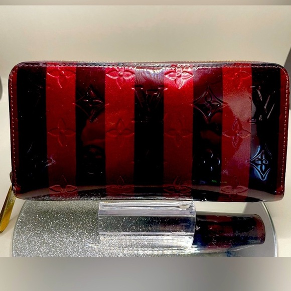 Louis Vuitton Red and Black Wallet - Picture 1 of 10